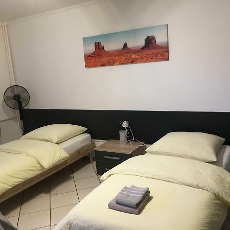 Studio Lora Rm 1221 Saint-Louis  Exteriör bild